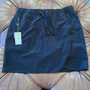 Patagonia womens fleetwith skort black. Medium. NWT.